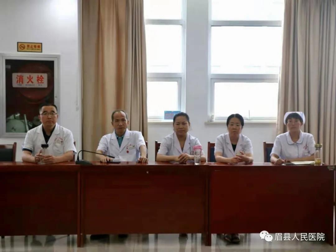座谈会2.jpg